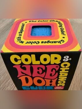 SCHYLLING NEEDOH COLOR CHANGE CUBE BRIGHT BLUE SQUEEZE TOY TRENDING!! NIB